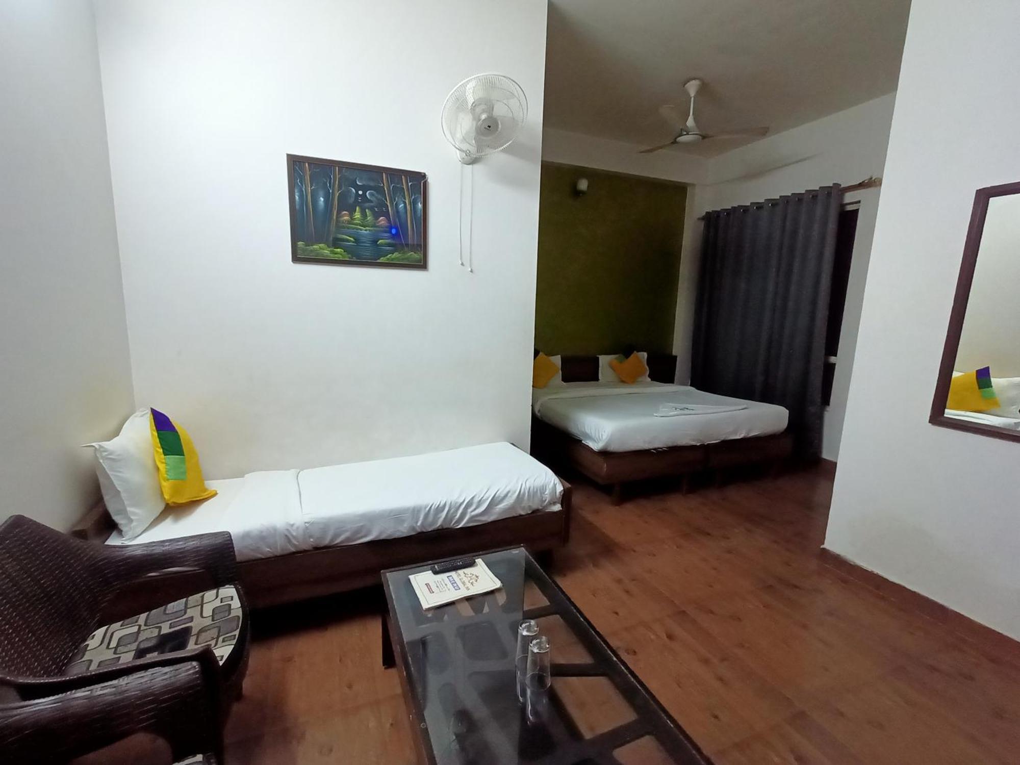 Hotel Global Inn -1 Km From Railway Station - Lift Food And Free Parking Lucknow Esterno foto