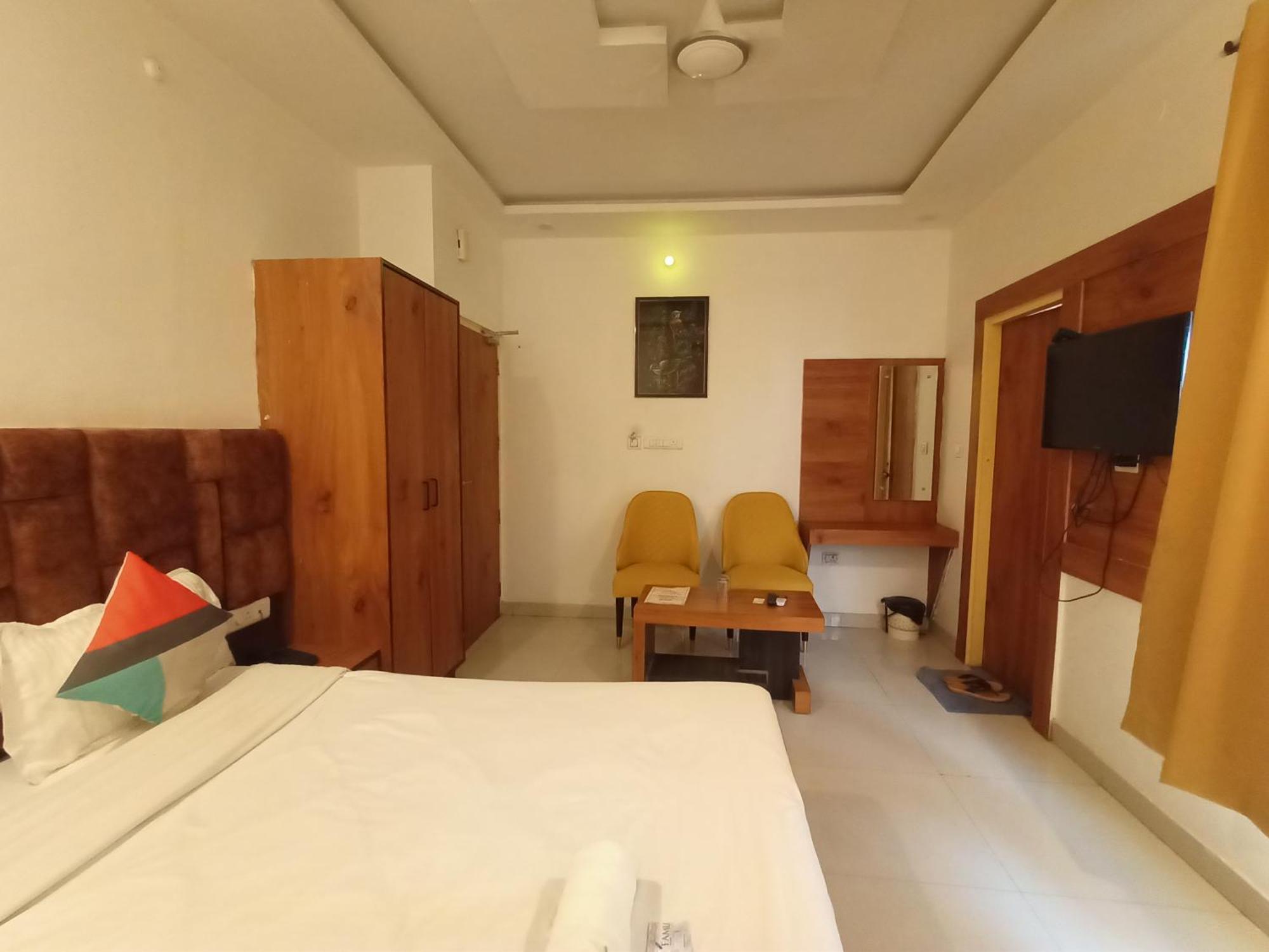 Hotel Global Inn -1 Km From Railway Station - Lift Food And Free Parking Lucknow Esterno foto