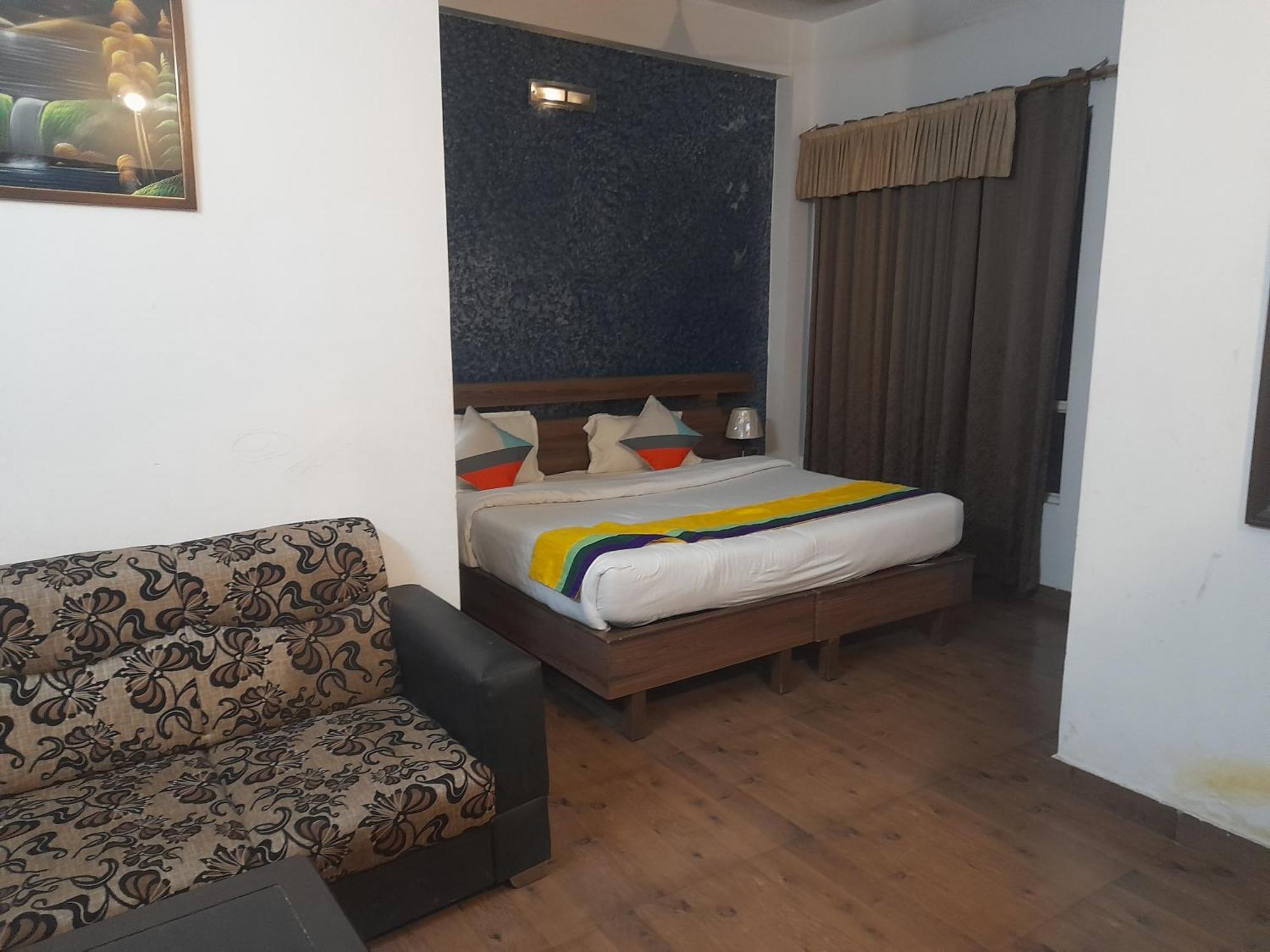 Hotel Global Inn -1 Km From Railway Station - Lift Food And Free Parking Lucknow Esterno foto