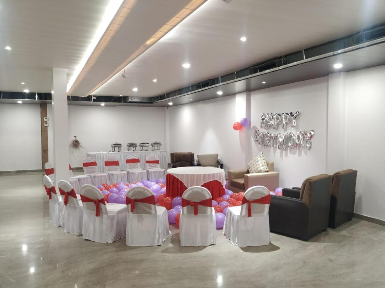 Hotel Global Inn -1 Km From Railway Station - Lift Food And Free Parking Lucknow Esterno foto