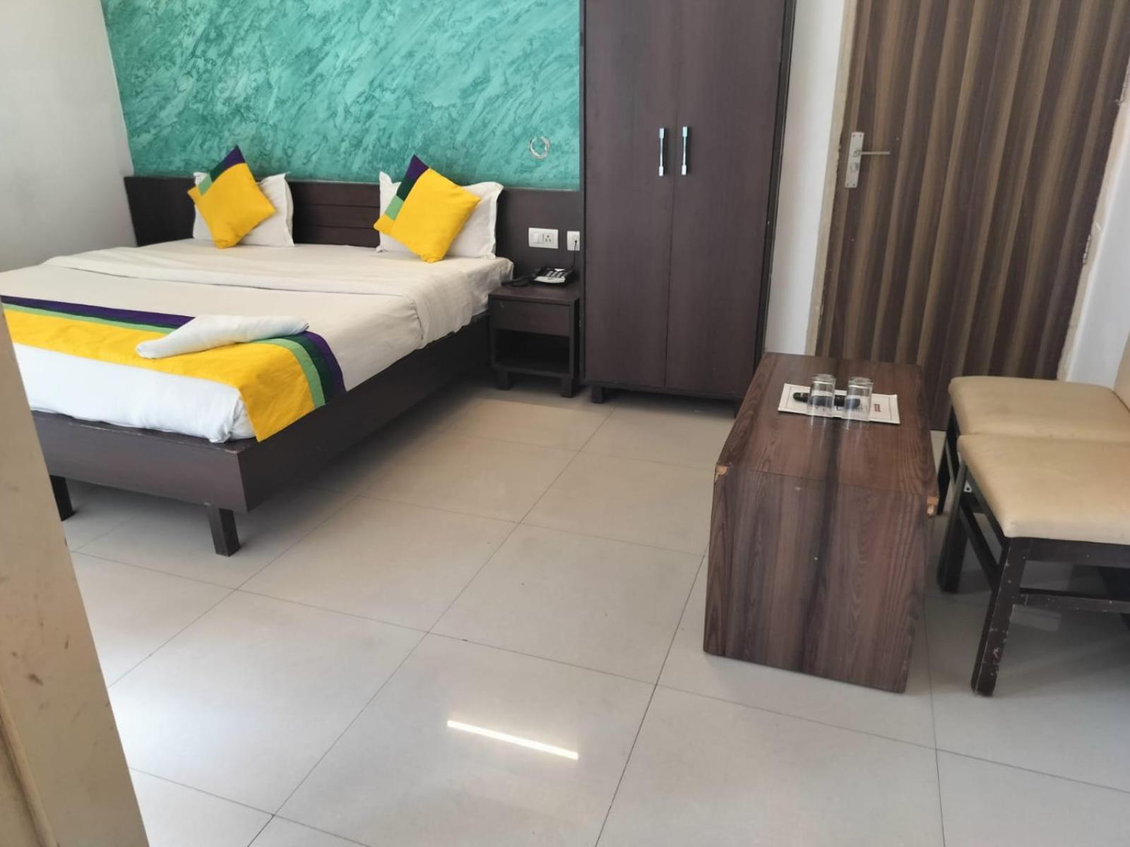 Hotel Global Inn -1 Km From Railway Station - Lift Food And Free Parking Lucknow Camera foto