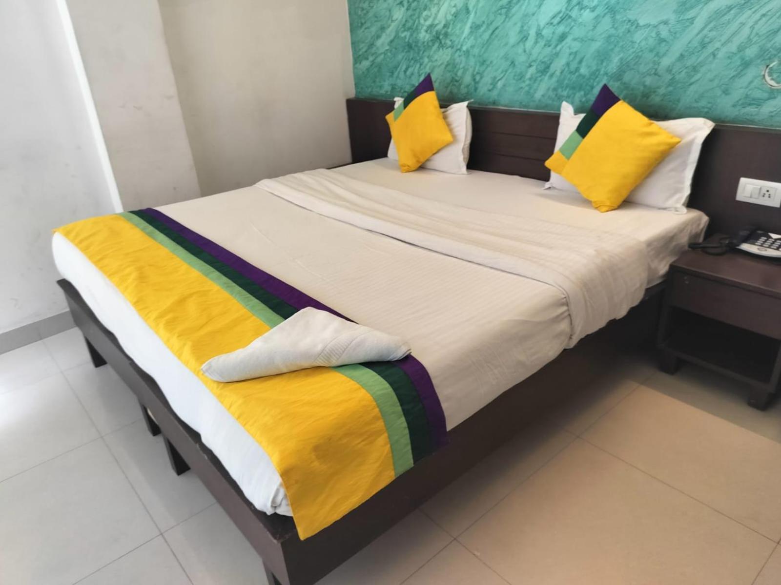 Hotel Global Inn -1 Km From Railway Station - Lift Food And Free Parking Lucknow Camera foto